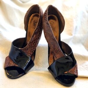 Carlos Santana Snakeskin/ Crocodile Patent Leather Heels size 10
